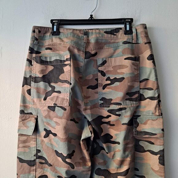 Gap Loose Khaki Cargo Pants High Rise Wide Leg Green Camo Print Women's Size 12 - Picture 8 of 13